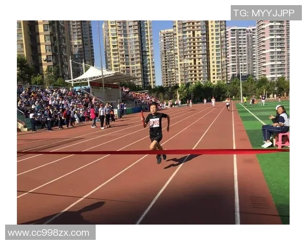 张伟的足球人生探索与深度对话揭示运动员背后的故事与梦想