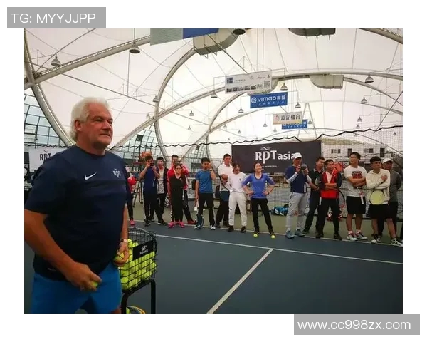 深圳网球队的团队协作之道：如何在赛场上实现默契与胜利